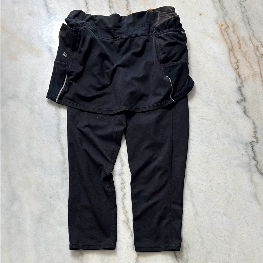 Athleta coolmax Women’s black skort, skirt, capri pants size small